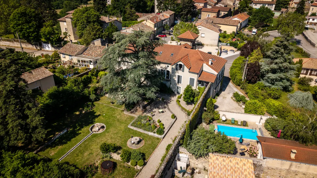 VILLA DES CHARMILLE ext -47